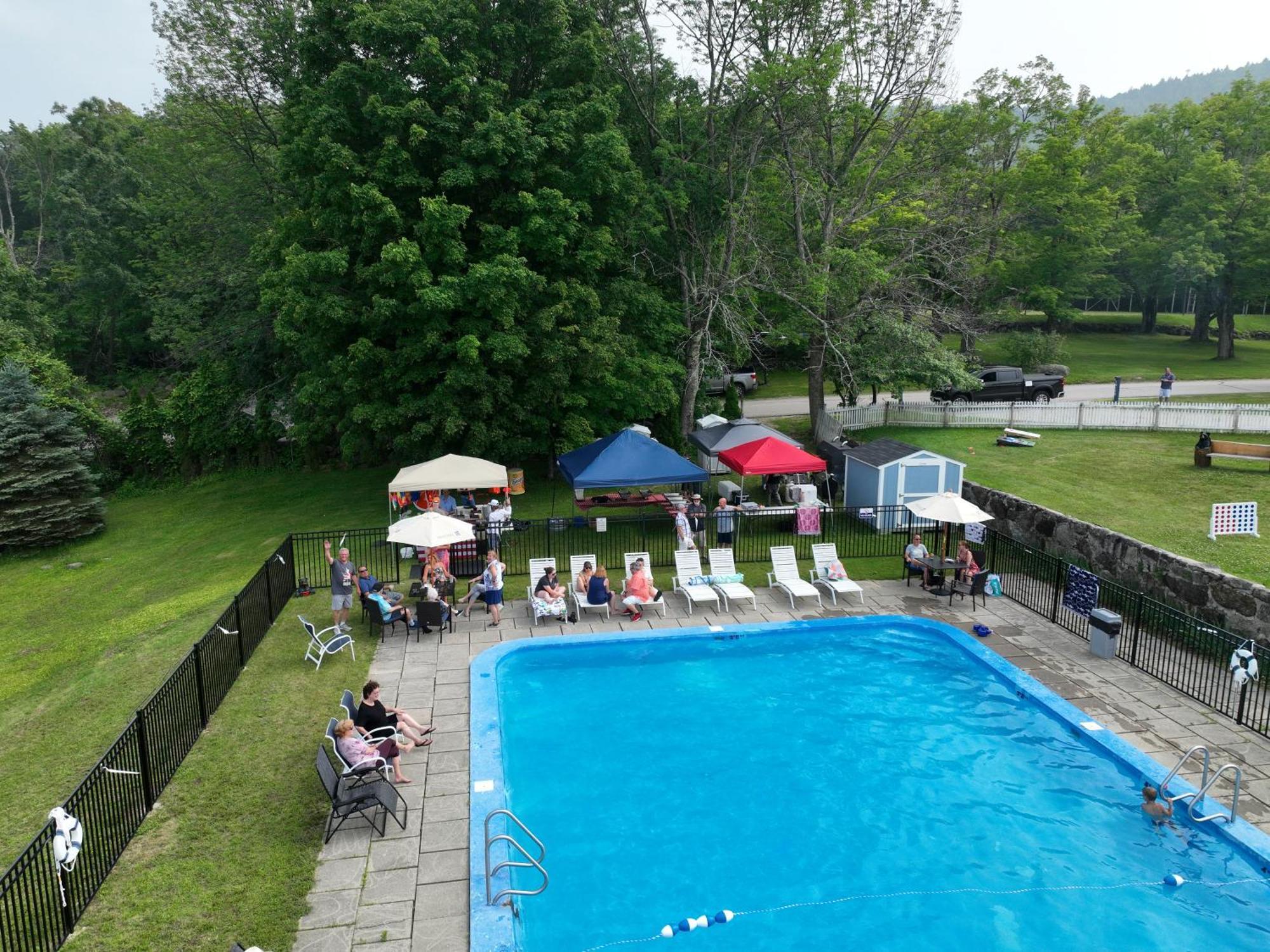 Blue Bear Inn Francestown Экстерьер фото
